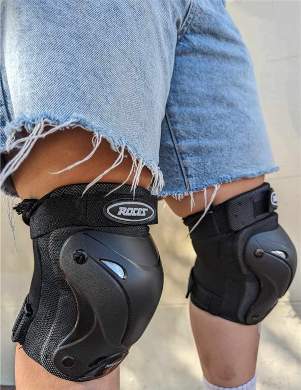 Person wearing roces knee pads