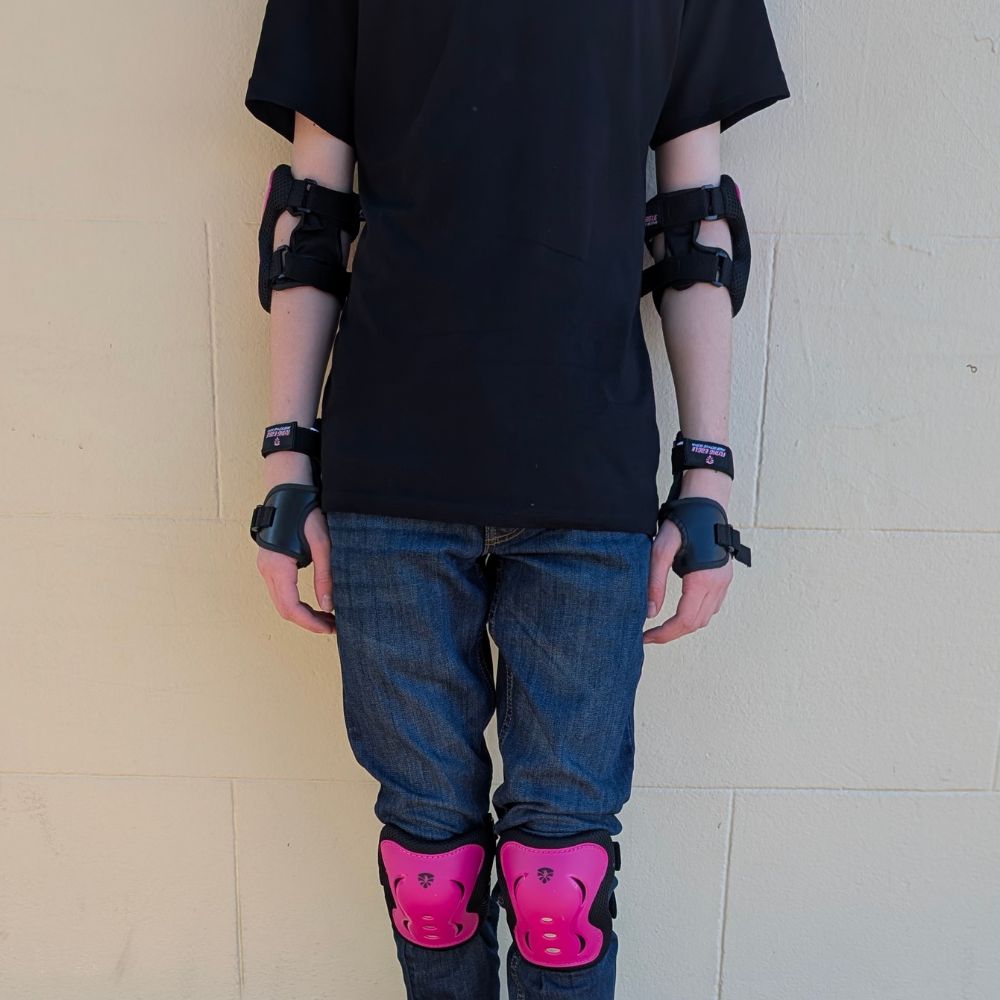 Flying Eagle V5 Junior Pad Set Pink Knee Pad, Elbow Pad Wrist Guards - Lucky Skates 