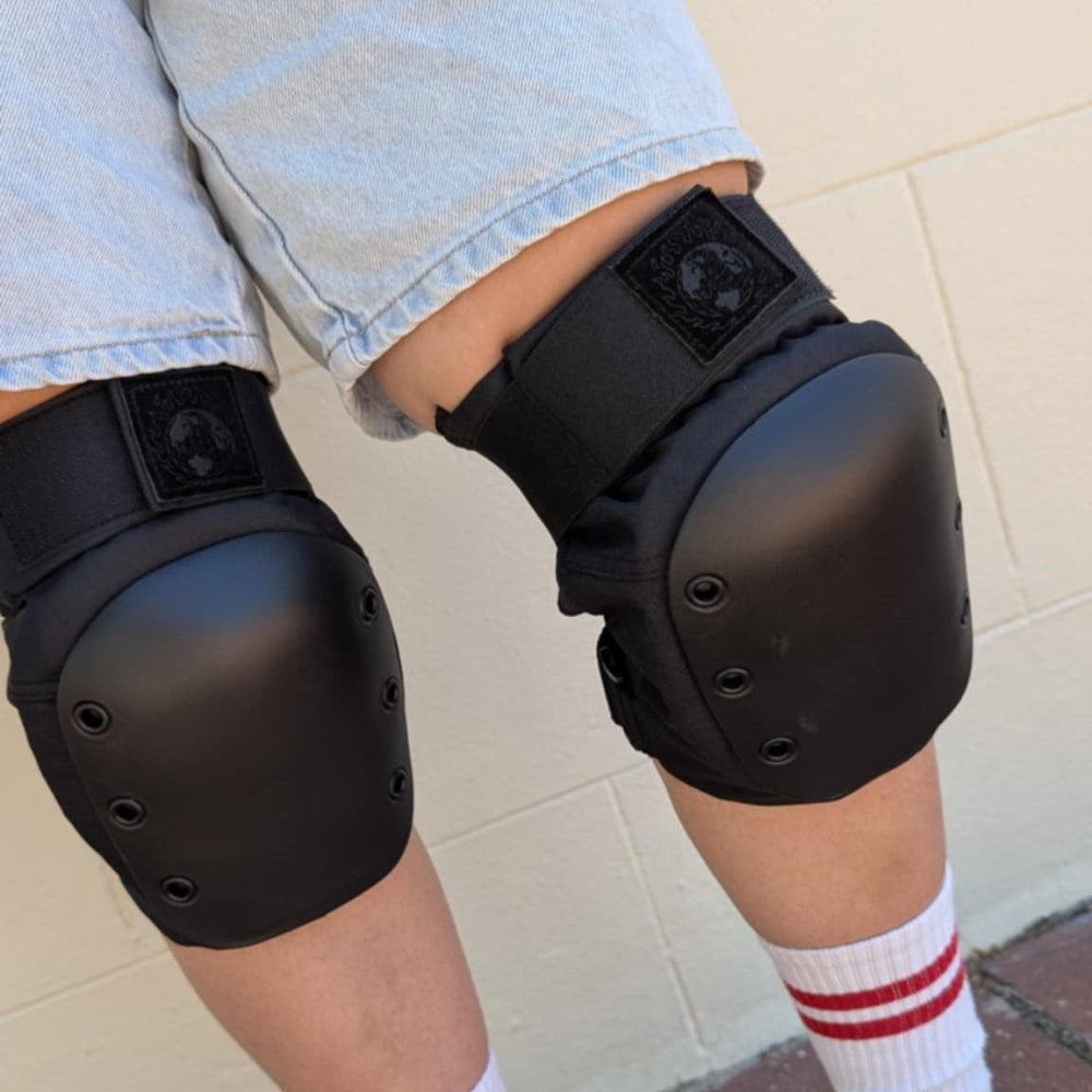 Globe Goodstock Skate Knee Pads Black - Lucky Skates