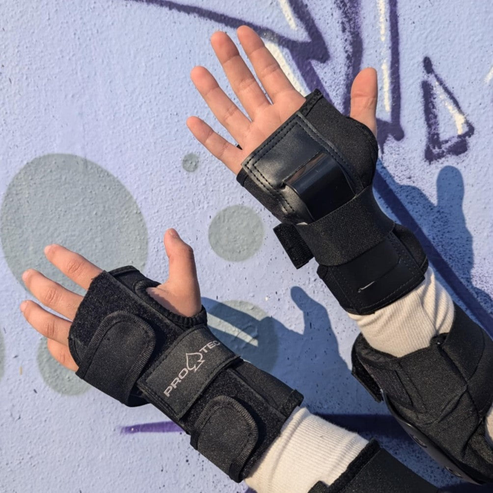 Pro-Tec Adult Street Wrist Guards Black - Lucky Skates