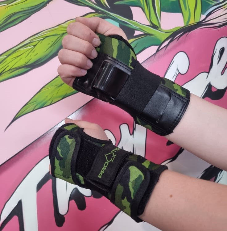 Pro-Tec Street Green Camo Wrist Guards - Lucky Skates