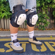 Smith Scabs Black/White Elite Knee Pads - Lucky Skates