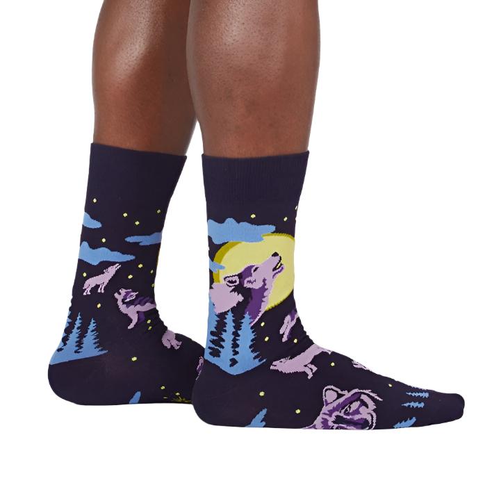 Sock It To Me  6 Wolf Moon Howling Wolf Mens Crew Socks - Lucky Skates