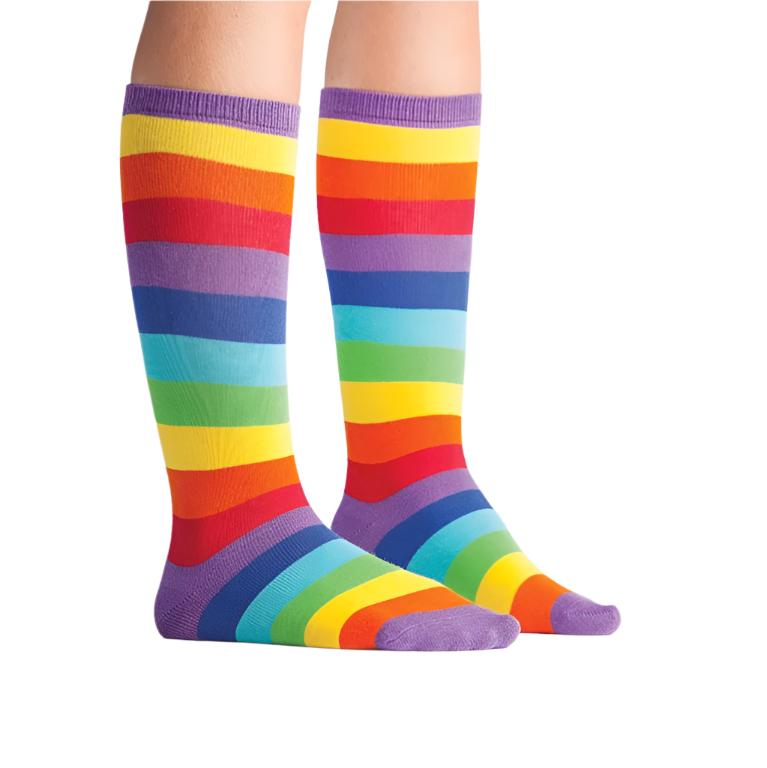 KID WEAING RAINBOW STRIPE KNEE HIGH SOCK