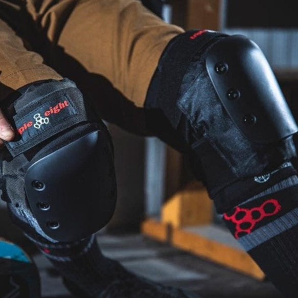 Triple 8 KP22 Knee Pads - Lucky Skates