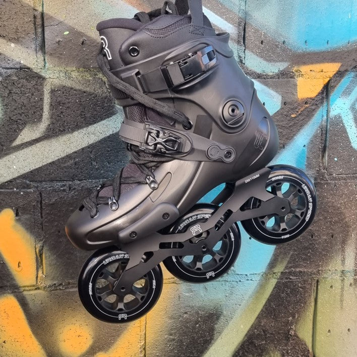 FR FR1 310 Black Inline Skates