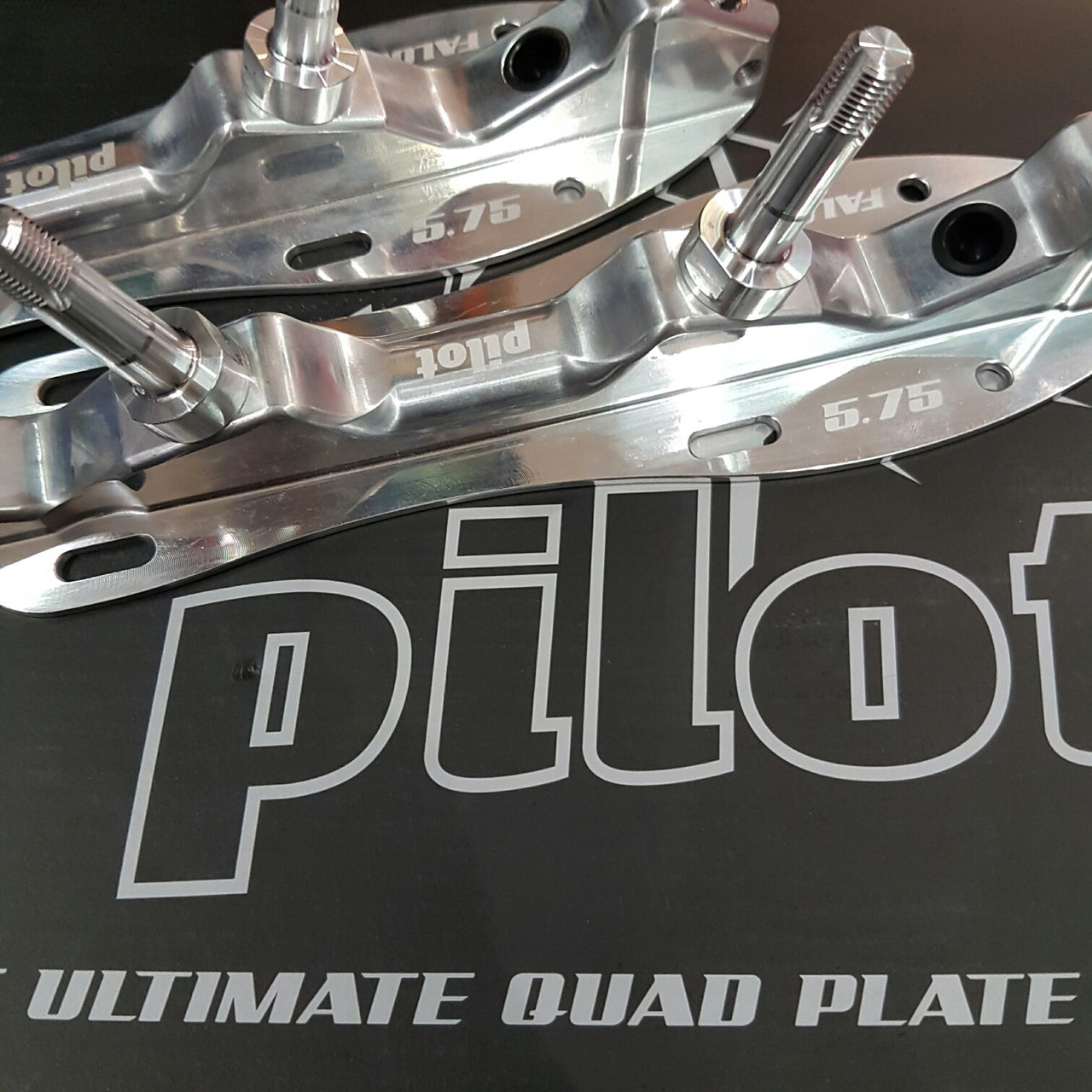 Pilot F-16 Falcon Plus Plate Silver - Lucky Skates