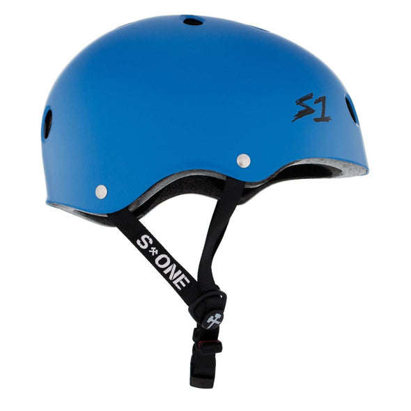 blue skate helmet 